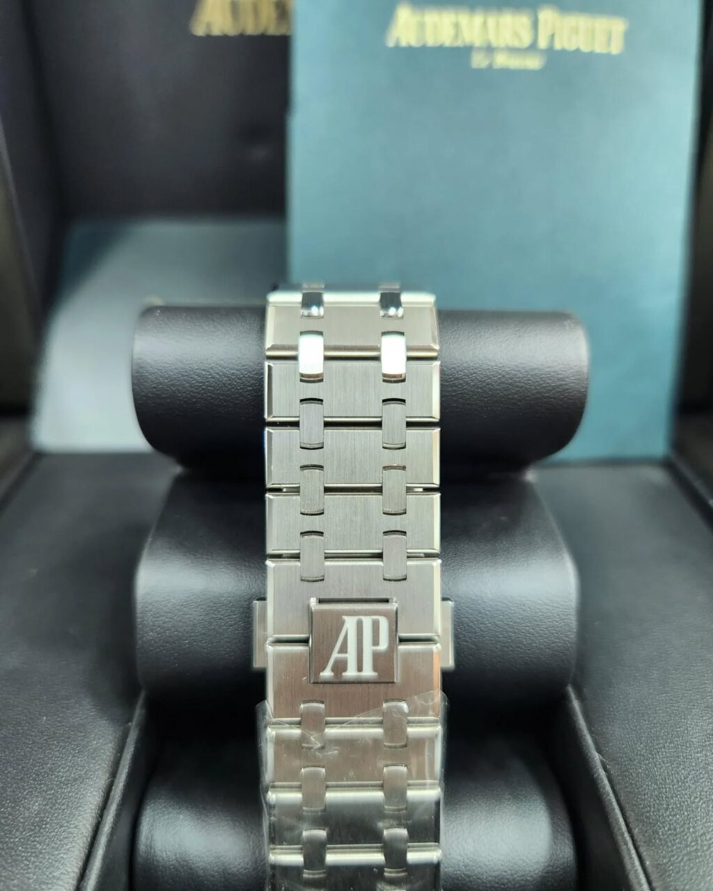 Instagram post from averstimewatches. This post is in position 2.
