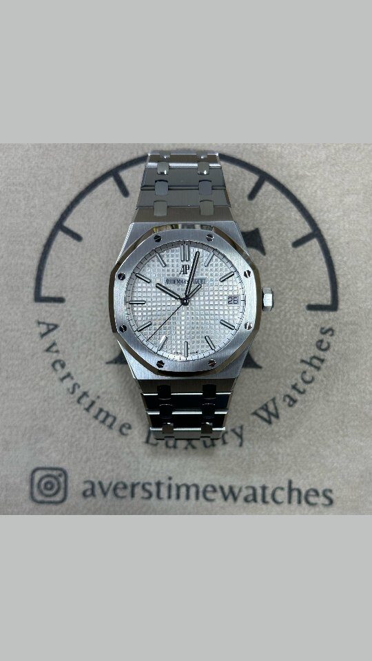 Instagram post from averstimewatches. This post is in position 3.