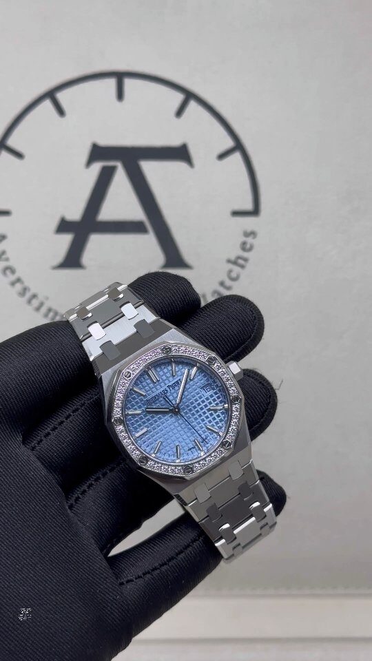 Instagram post from averstimewatches. This post is in position 4.
